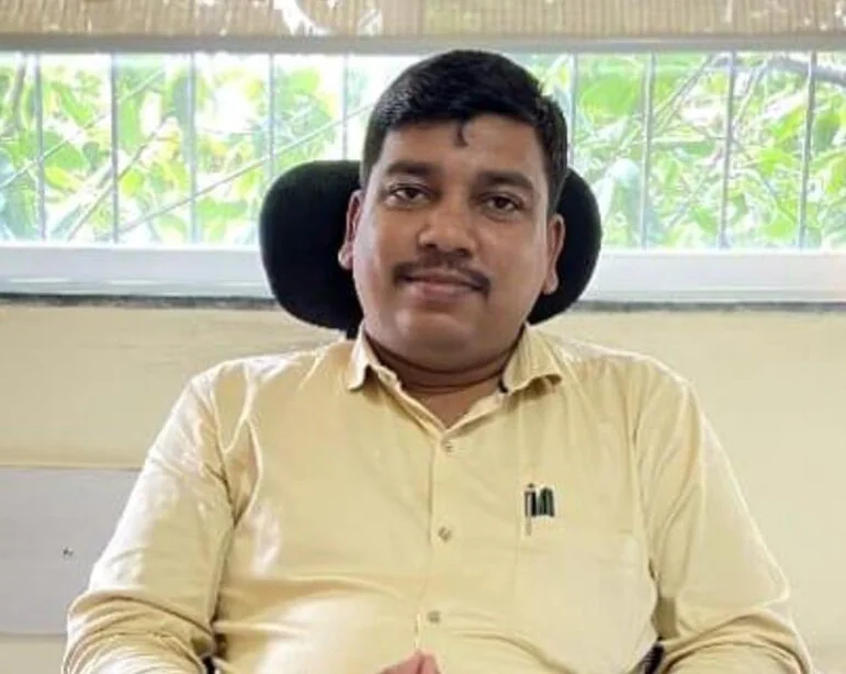 Dr. Akshay Thakur